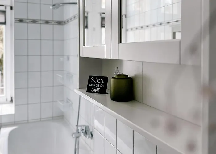 Huebschmann, App 128